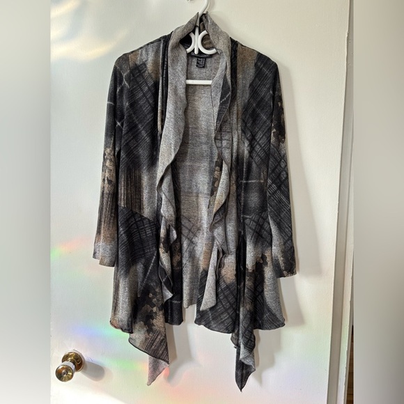 Frank Lyman Design Women's Black and Gray Waterfall Cardigan - Picture 1 of 6